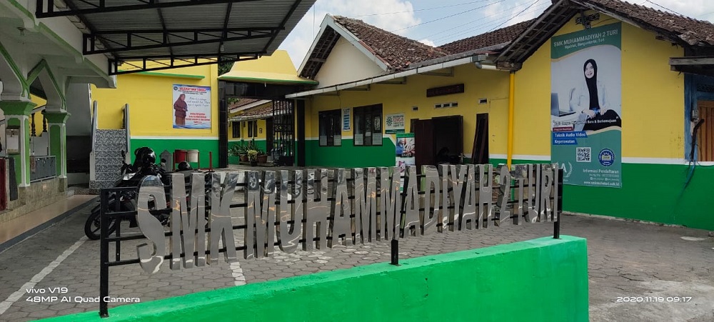 Keren! Dosen UMY Kembangkan PLTS untuk Perwujudan Green School